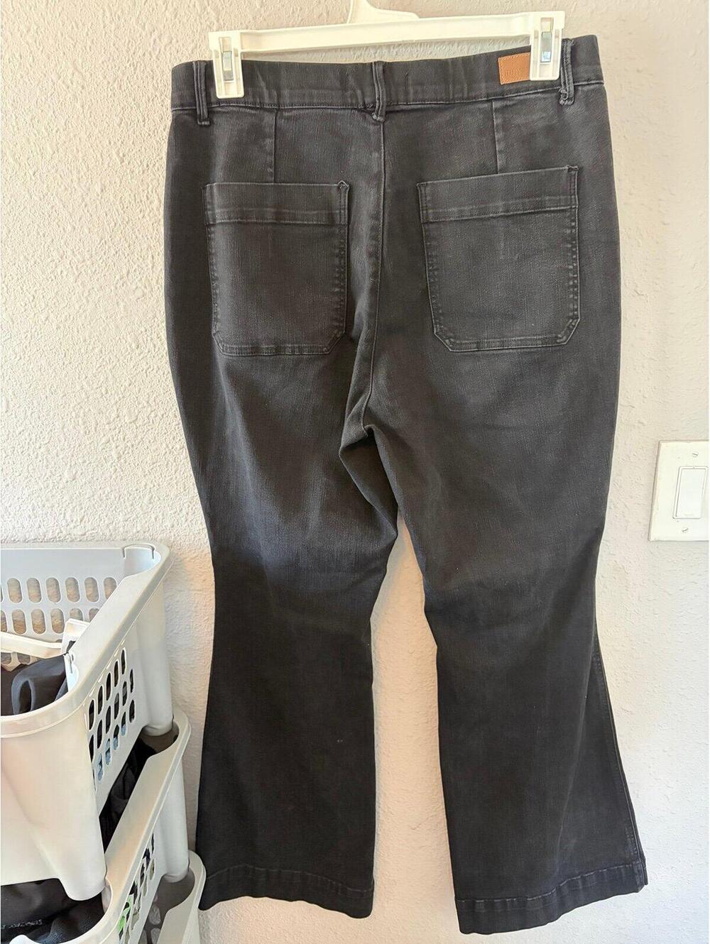 Judy Blue black pull on waist jeans size 16W. 30in inseam - Picture 3 of 4